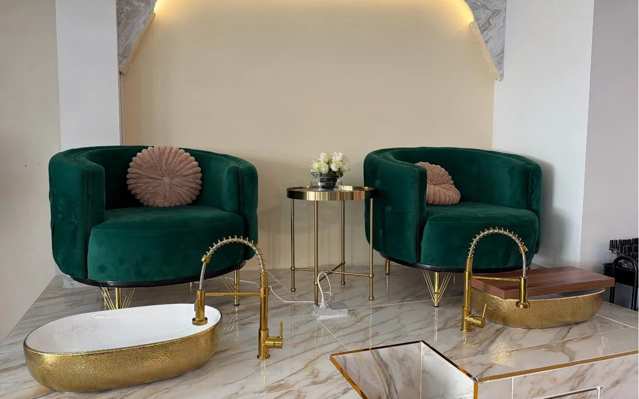 Intérieur du salon Debs Hair Beauty
